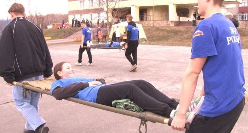 Школьники Камчатки показали мастерство спасения и быстроту реакции на соревнованиях