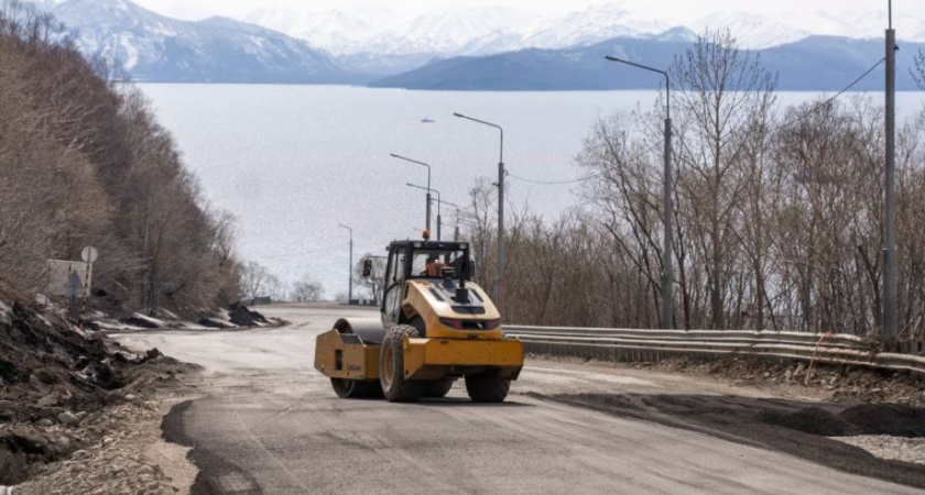 На улице Высотной в столице Камчатки кипит работа  
