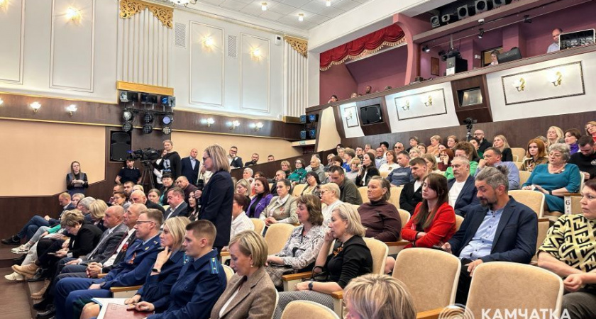 В камчатском Вилючинске учителям и малоимущим перечисляют задержанные выплаты