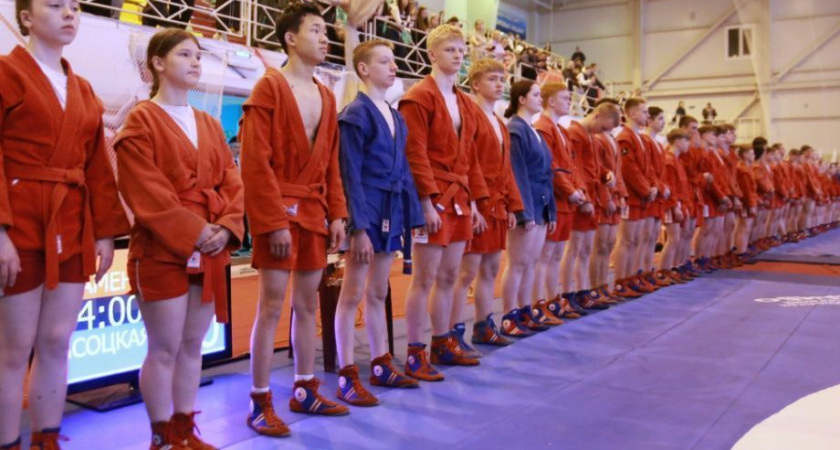 Камчатка блеснула на всероссийских соревнованиях по самбо 10 медалями