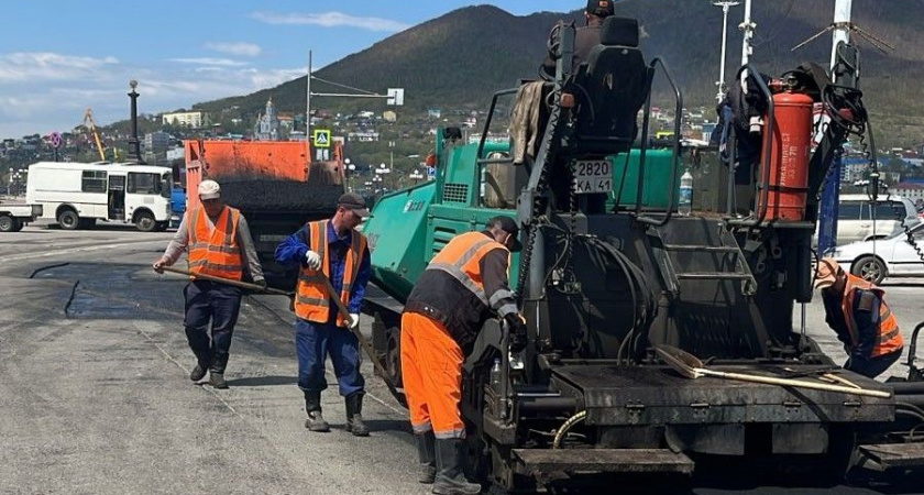 В Петропавловске-Камчатском продолжается ремонт дорог