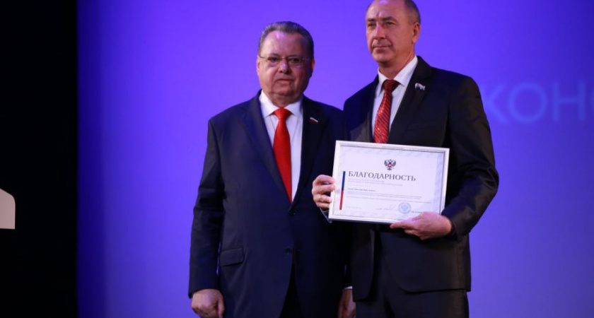 Борис Невзоров поздравил депутатов и жителей Камчатки с 30-летием законодательной власти