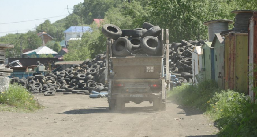 На Камчатке завершается сбор отработанных покрышек