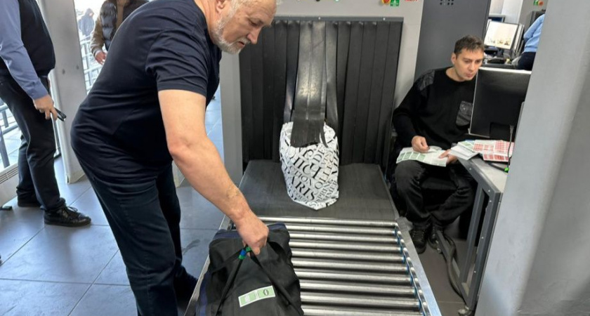 Авиапассажиру на Камчатке не дали провезти 23 кг икры без документов 