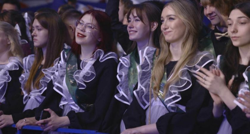 Камчатские выпускники-отличники могут получить до 100 тысяч рублей