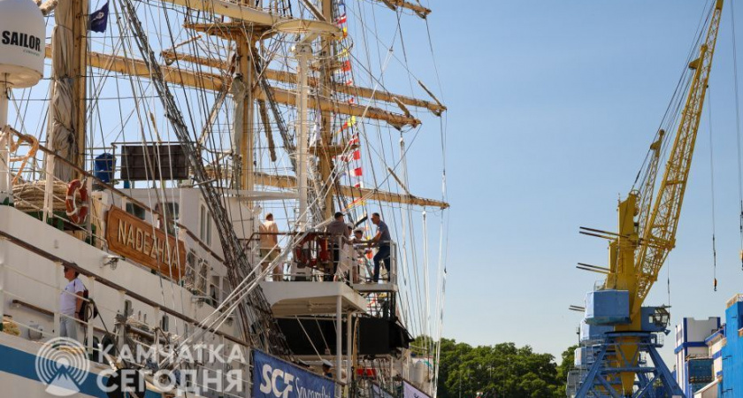Парусник «Надежда» пригласил на борт жителей Петропавловска-Камчатского