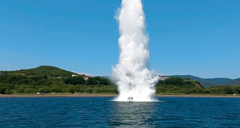 На Камчатке боевые пловцы провели учения по подрыву «опасного» подводного объекта