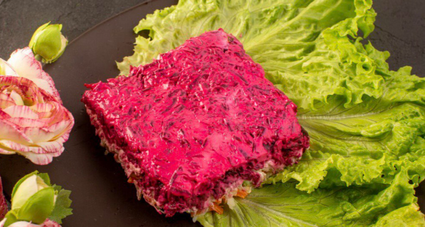 Секрет для новогоднего стола: готовим «Шубу» со скумбрией — рецепт на удачу