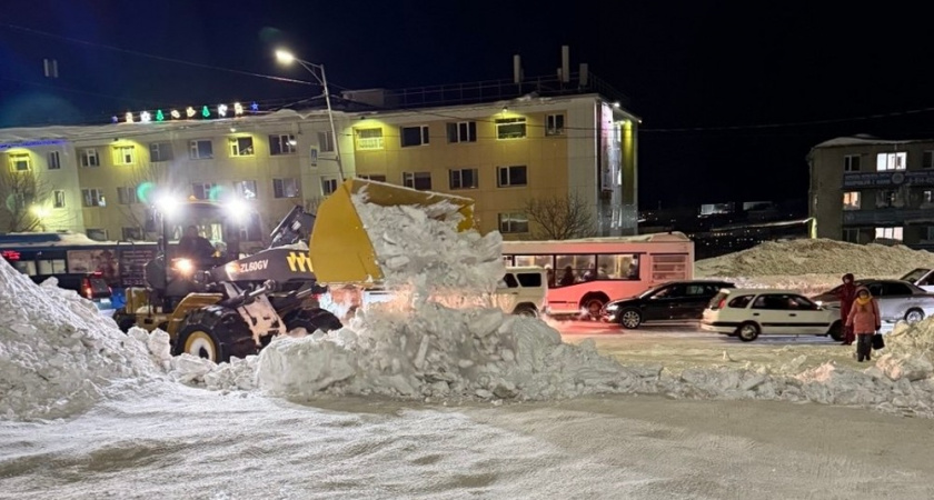 В Петропавловске за ночь завершили расчистку проездов на нескольких улицах