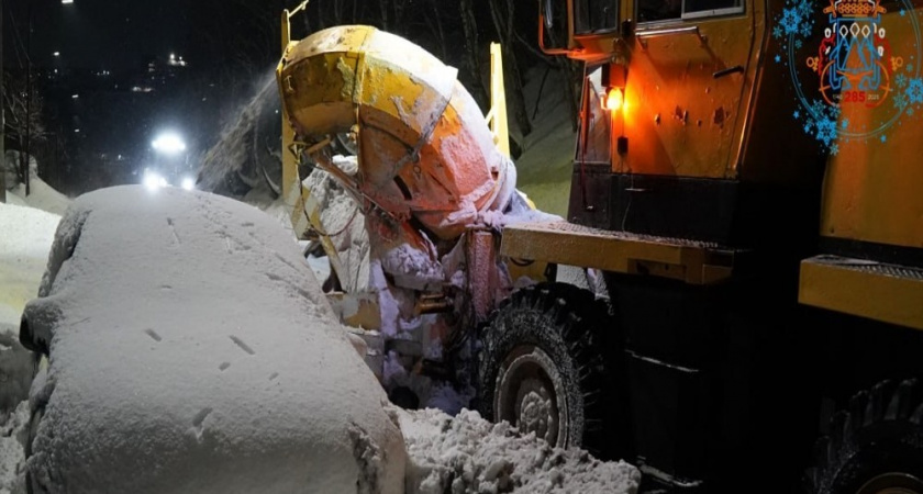 В Петропавловске на нескольких улицах проходят работы по уборке снега