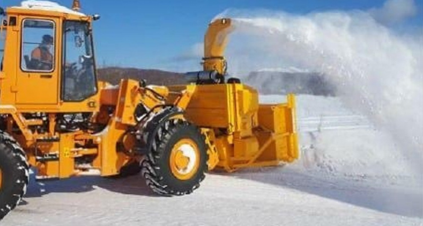 На Камчатку направят дополнительную технику для уборки снега
