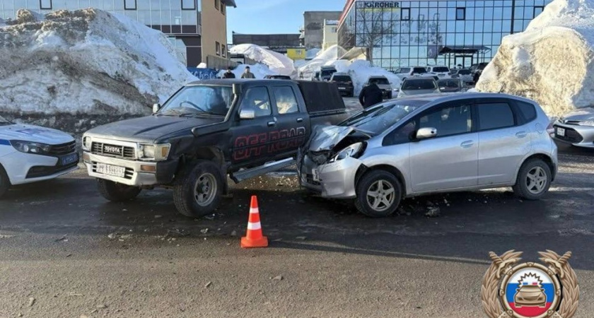 В Петропавловске водитель пострадал в аварии из-за выезда со второстепенной