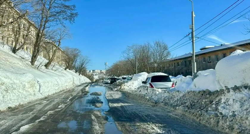Глава Вилючинска потребовал эвакуировать мешающие уборке снега машины