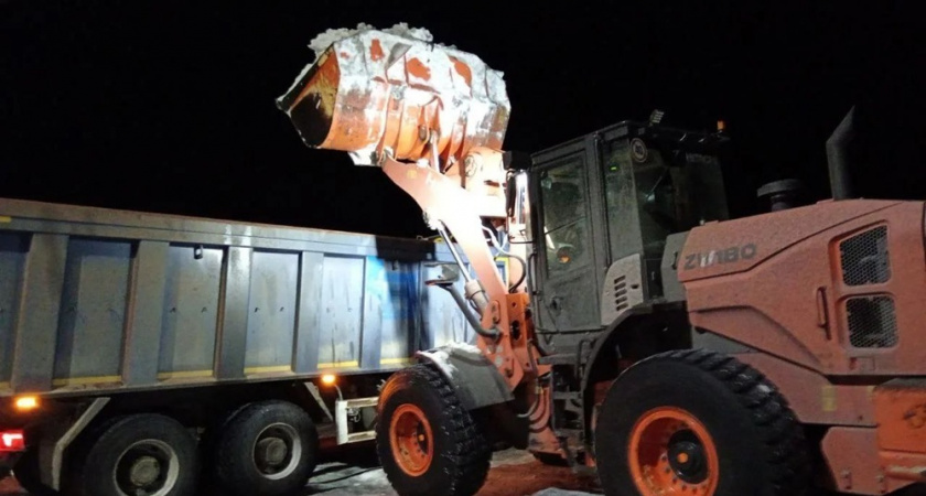 В Петропавловске-Камчатском снег вывозят рекордными темпами