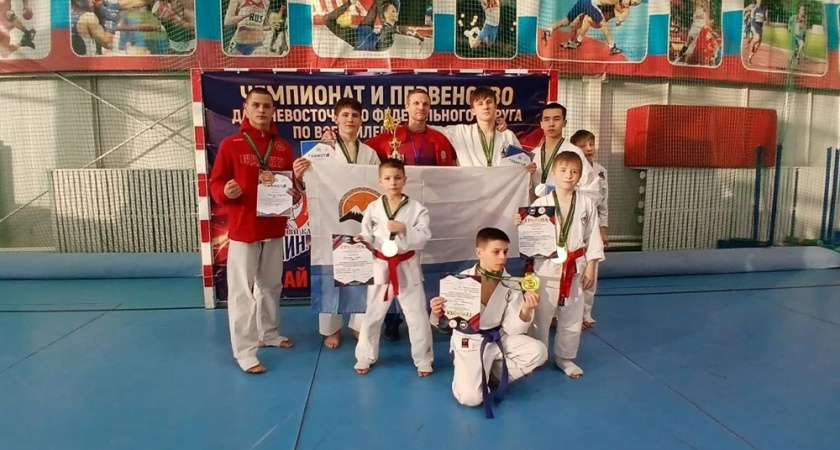 Камчатские каратисты привезли россыпь медалей с фестиваля в Благовещенске
