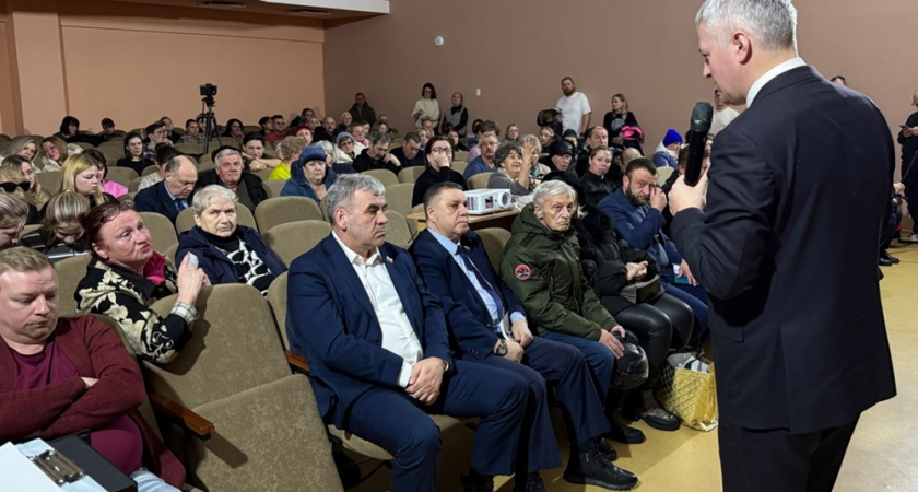 Губернатор пообещал жителям Завойко усилить уборку и отремонтировать поликлинику