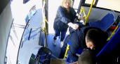 В столице Камчатки разыскивают пассажира, буянившего в автобусе (видео)
