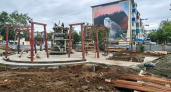 Детскую площадку обустраивают в сквере Строителей в Петропавловске