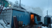 В горящем доме в столице Камчатки пожарные нашли тело человека