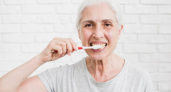 Камчатские медики рассказали об уходе за зубами после 60 лет