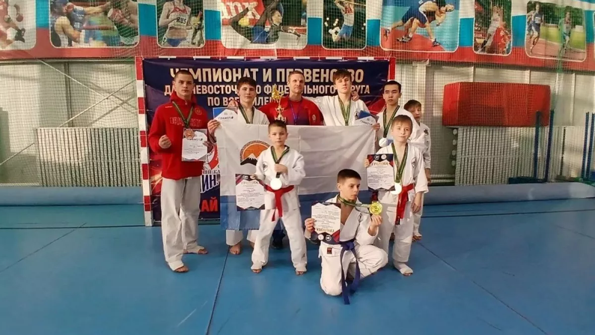 Камчатские каратисты привезли россыпь медалей с фестиваля в Благовещенске