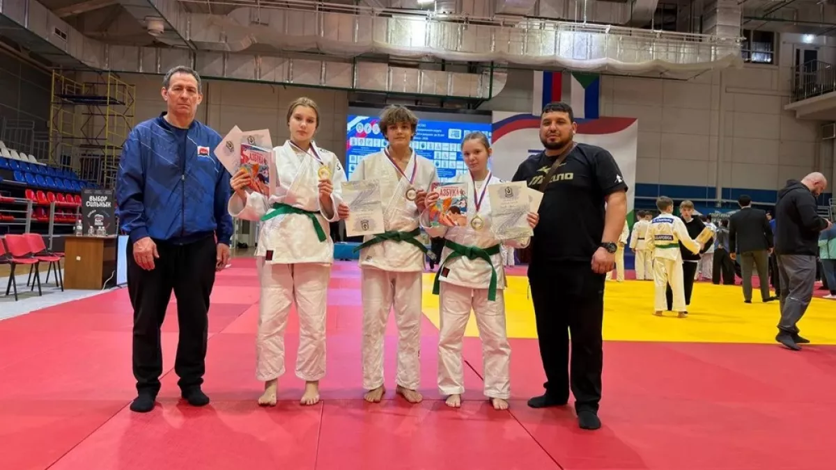 Юные камчатские дзюдоистки завоевали золото первенства ДФО в Хабаровске