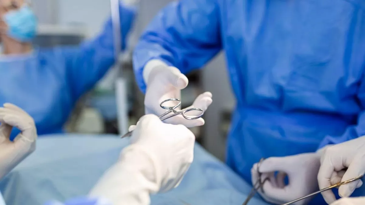 Камчатские гинекологи провели операцию с использованием синтетического импланта