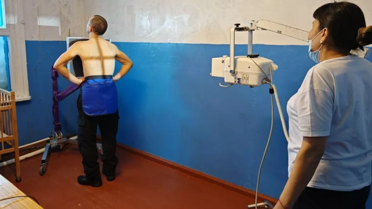 В удаленные села Олюторского района выехала бригада из 14 врачей и соцработников