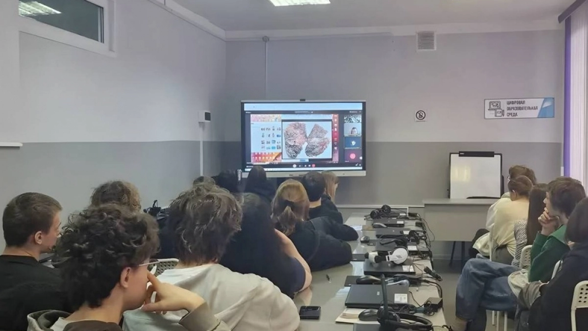 Камчатские медики напомнили школьникам о вреде вейпов