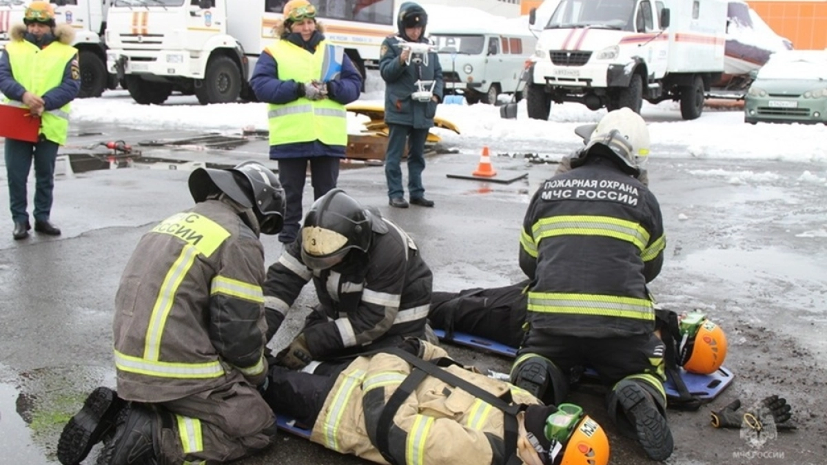 На Камчатке спасатели соревновались в ликвидации последствий ДТП
