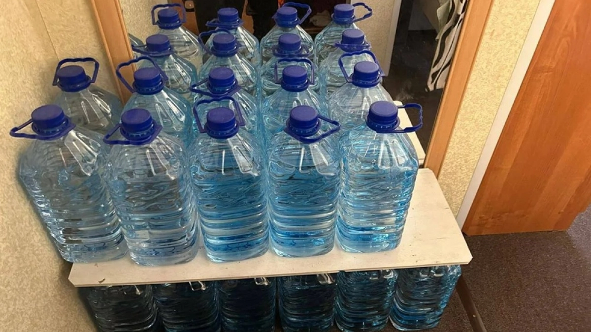 Отец и сын из Петропавловска наварили 660 литров самогона и попали под суд