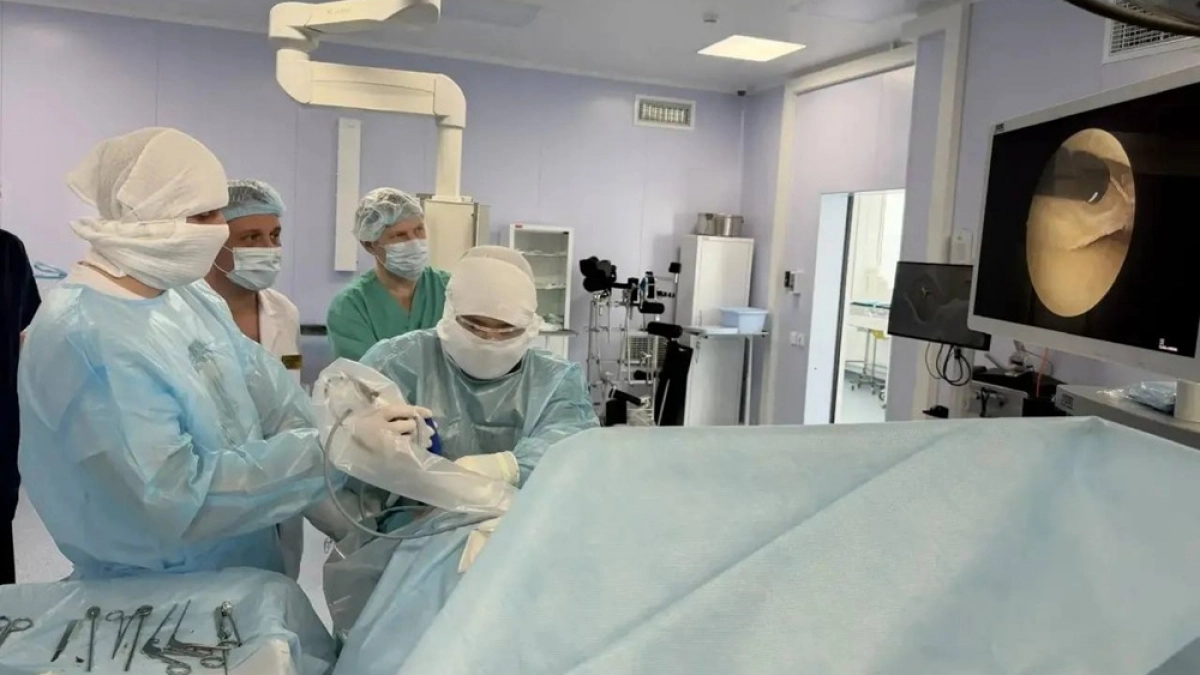 Камчатские травматологи осваивают новые методики операций на суставах