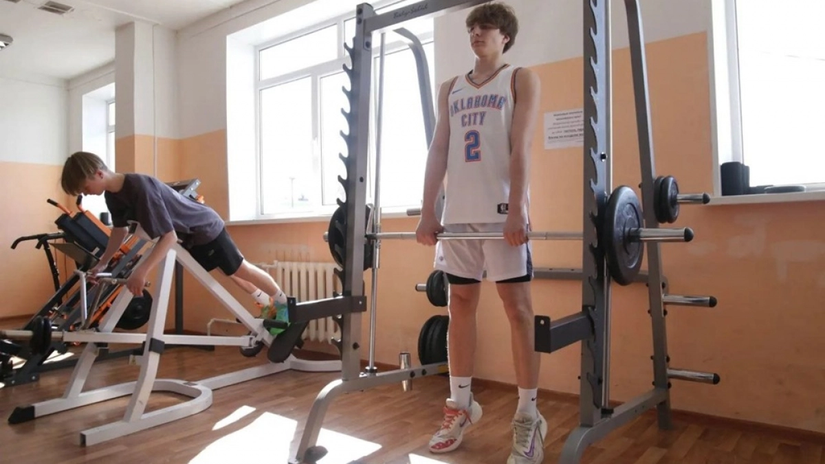 В спортзале елизовского поселка появился тренажерный комплекс «Машина Смита»