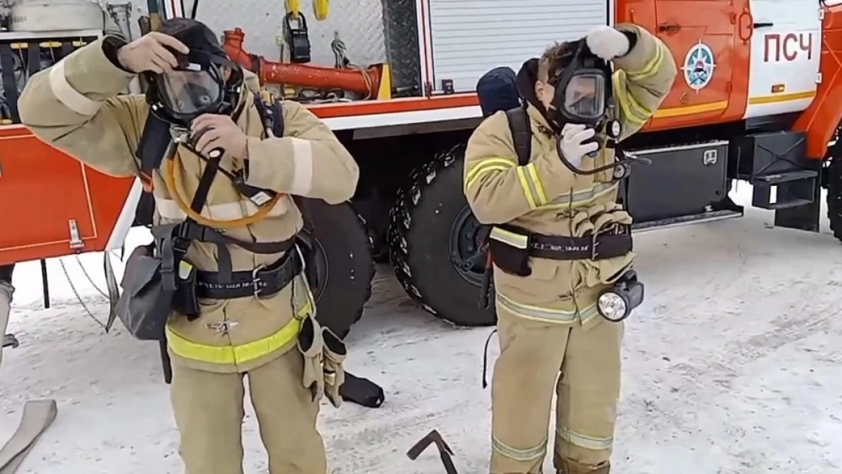 В расселенном доме на Лермонтова в Петропавловске-Камчатском загорелся мусор
