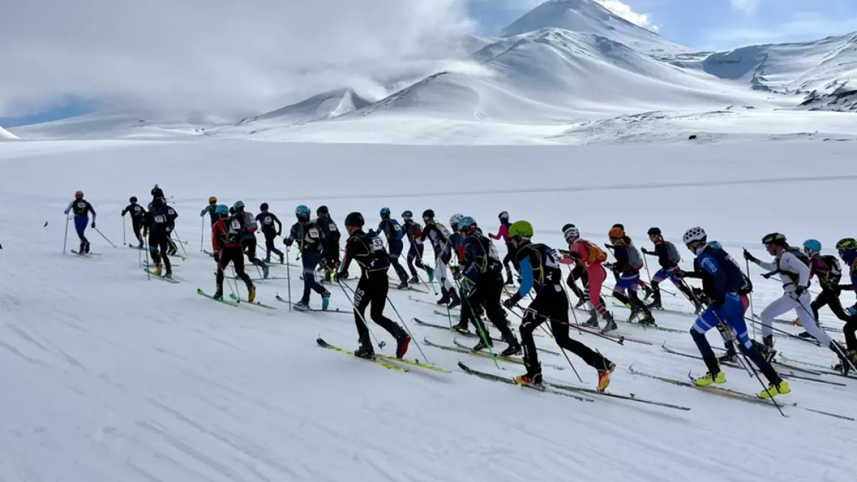 Олимпийский призер Филиппов выиграл чемпионат по ски-альпинизму на Камчатке