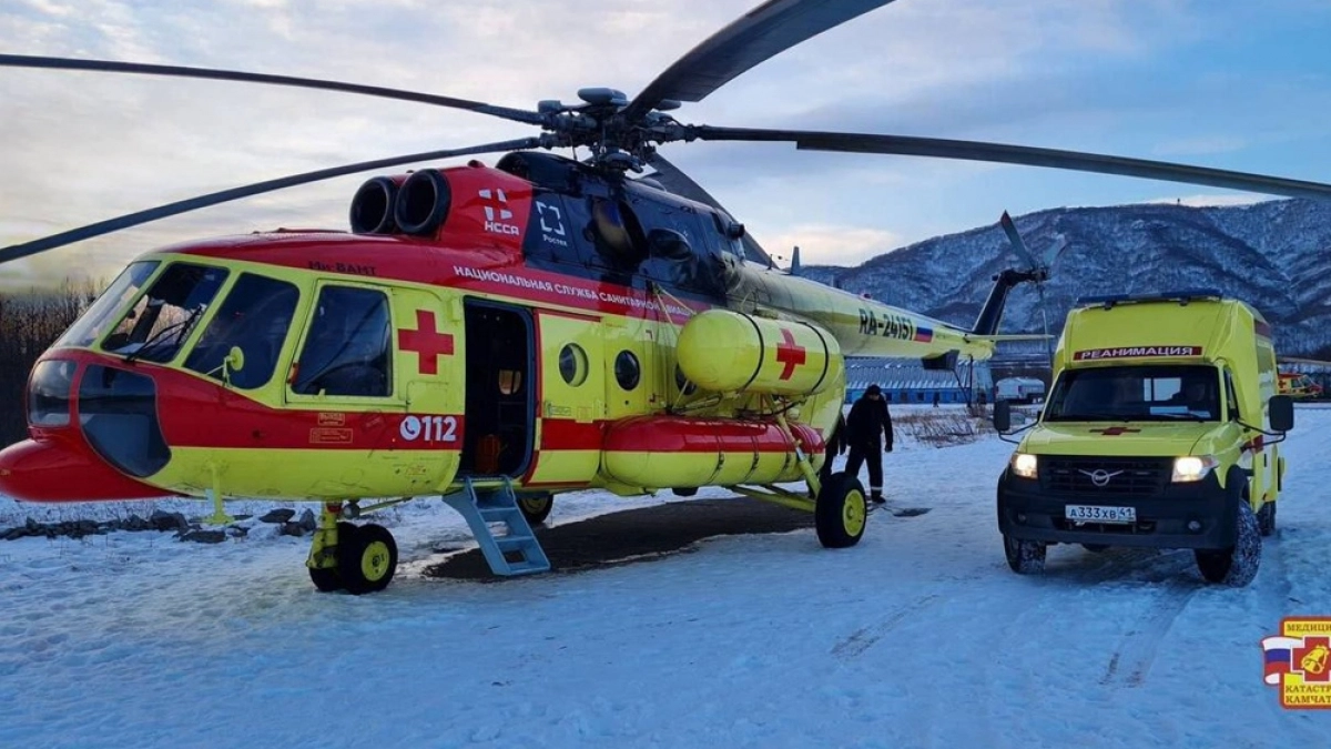 Вертолет санавиации эвакуировал девочку с травмой из Тымлатских ключей