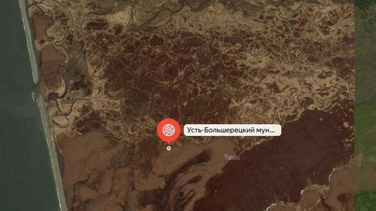 В Усть-Большерецком округе тушат крупный ландшафтный пожар