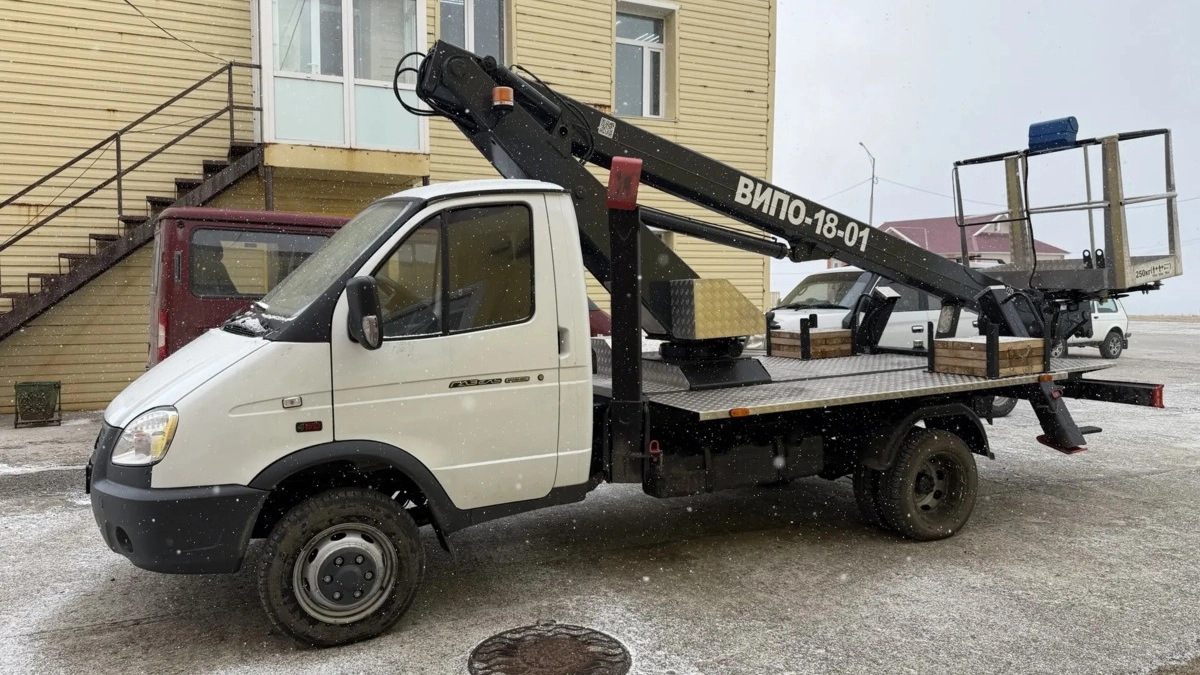 Новая автовышка за 10 млн рублей поступила в село Никольское на Камчатке