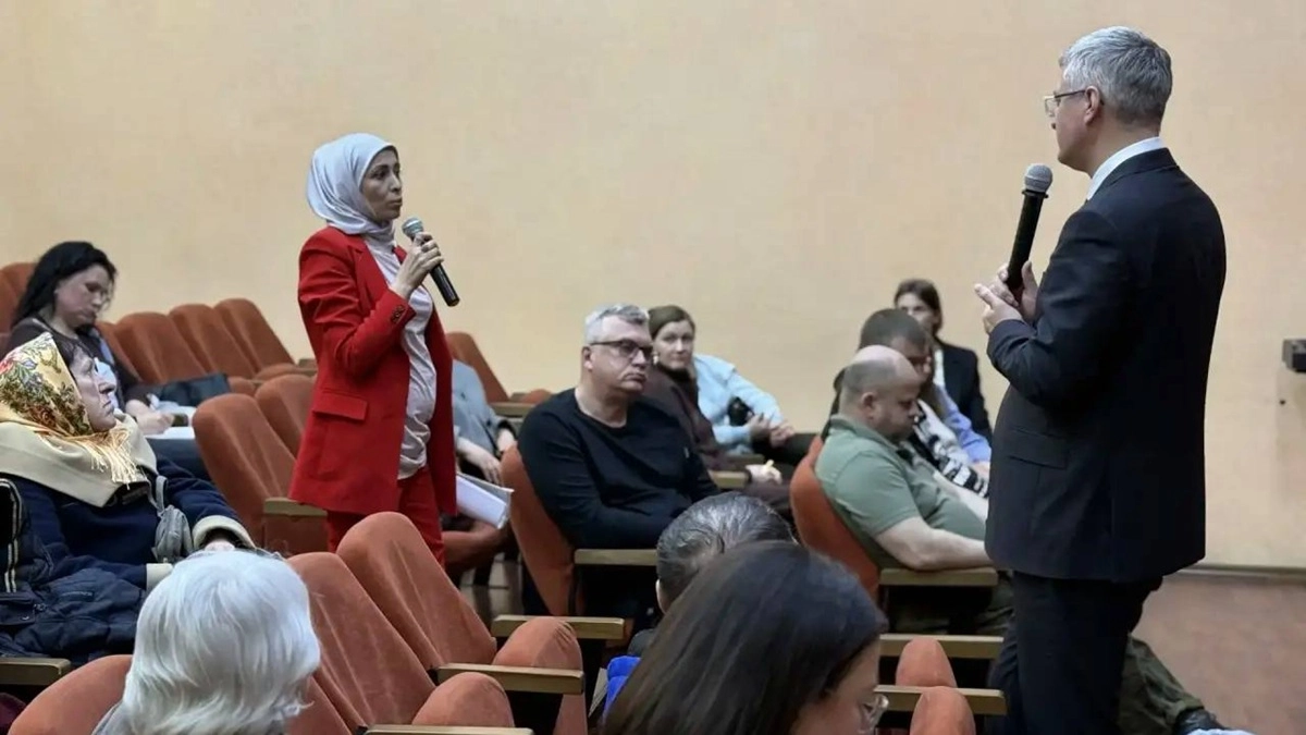 Жители микрорайона Горизонт обсудят будущее территории за театром кукол