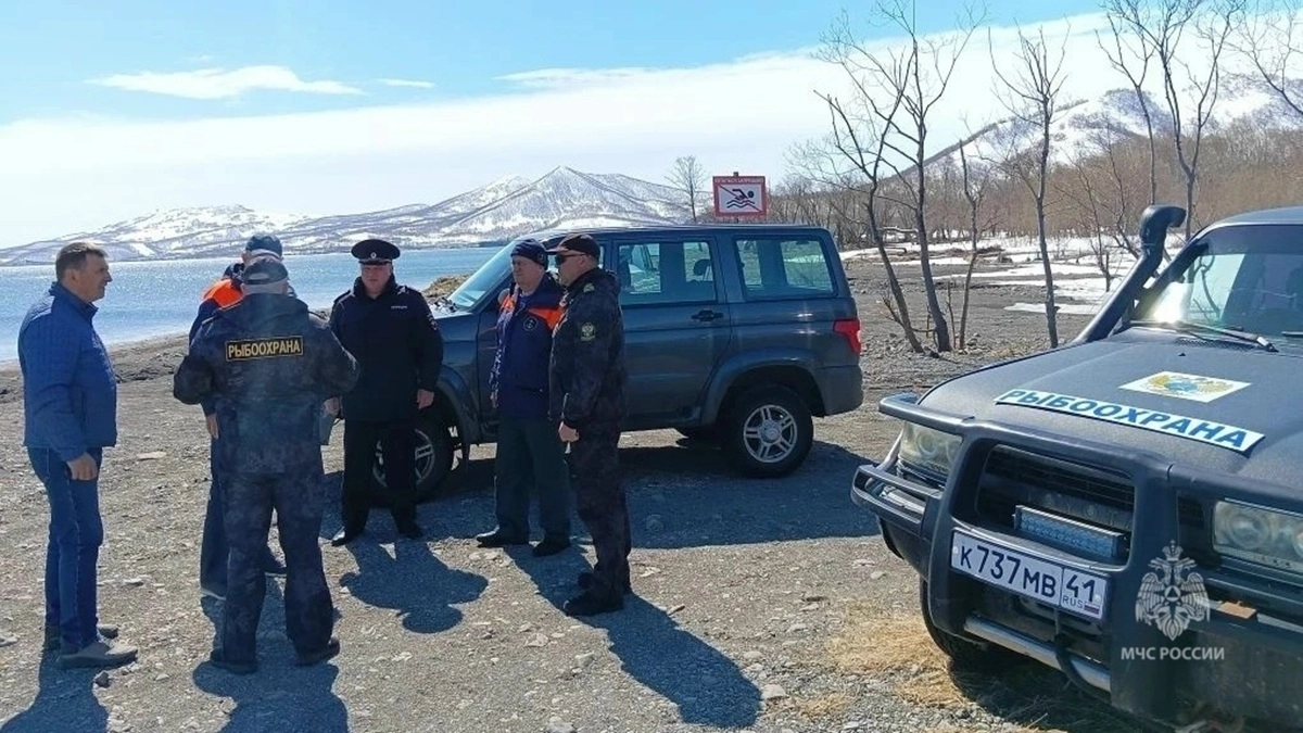 На пляжах Вилючинска обновили таблички «Купаться запрещено»
