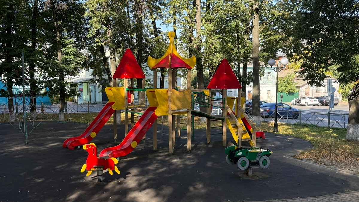 Губернатор проверил детские площадки в Петропавловске-Камчатском