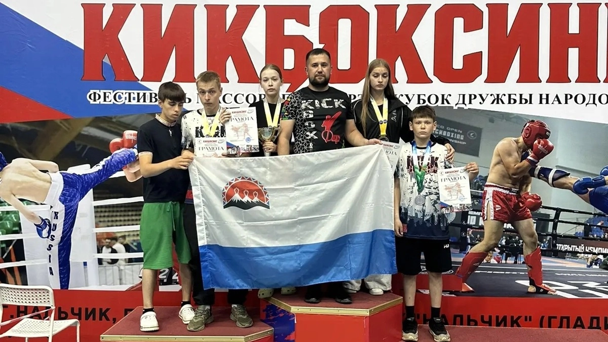 Камчатские кикбоксеры взяли два золота и два серебра на всероссийском турнире
