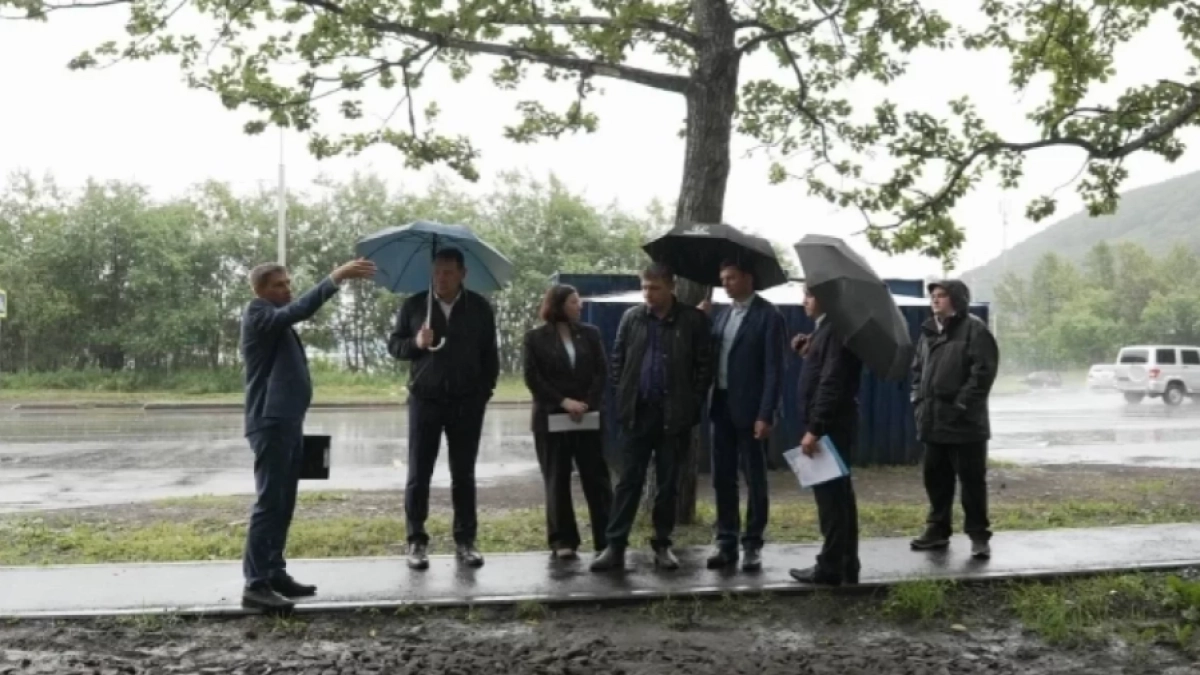 На Кроноцкой в Петропавловске ищут способ решить проблему с лужами