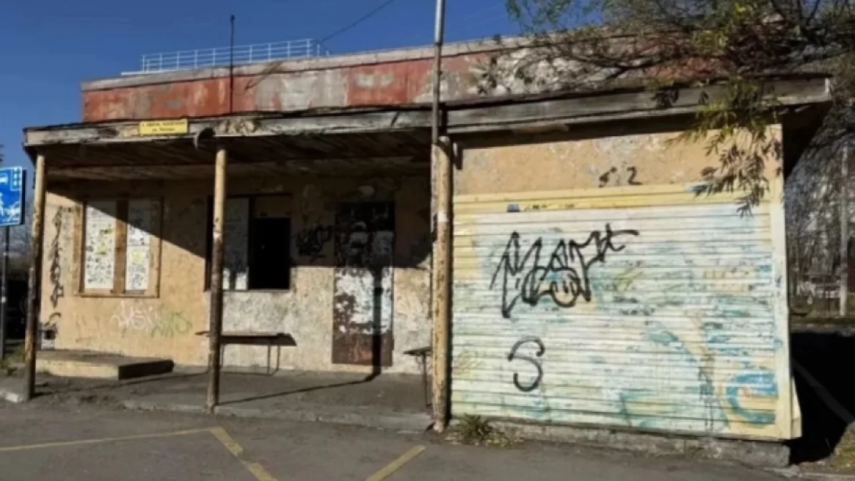 В Петропавловске снесут аварийное здание ради новой остановки