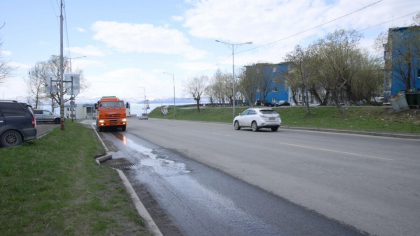 ДРСУ получило новую технику: улицы Петропавловска будут мести без пыли и песка